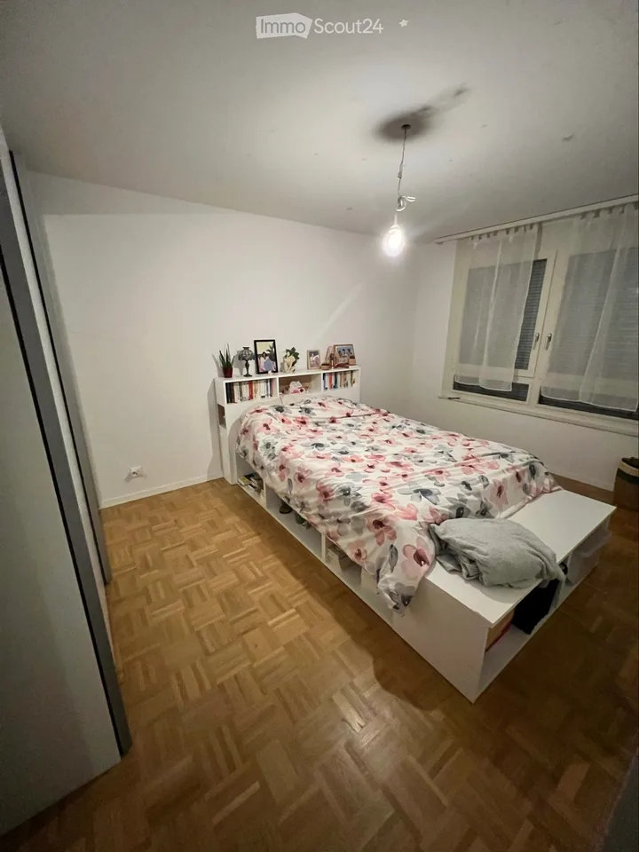 Neyruz 2,5-Zimmer-Wohnung mit Terrasse und viel Licht – Foto 3 von 4