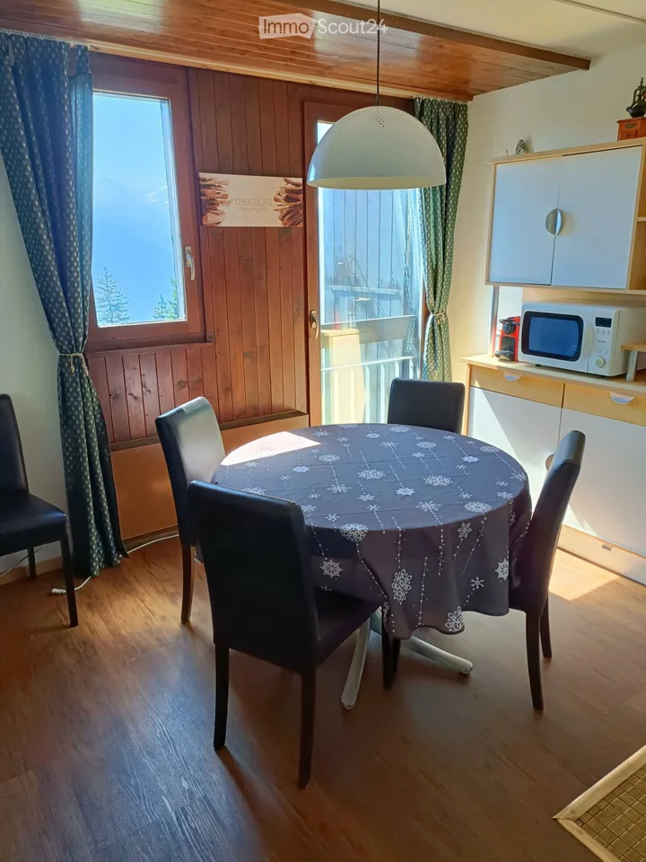Helles 2,5-Zimmer-Wohnung, möbliert, Balkon – Foto 3 von 5