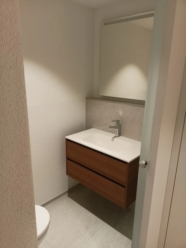 Freies WG-Zimmer in einer 2er WG im steuergünstigen Walchwil mit See- und Bergview – Foto 6 von 10
