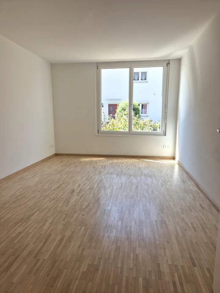 Familienfreundliche 3.5-ZWG mit Gartensitzplatz und Wintergarten – Foto 6 von 9