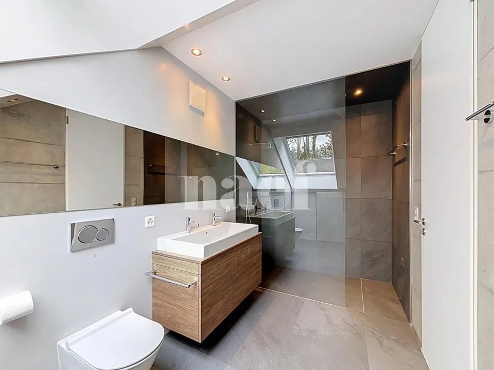 Sublimes kontemporäres Appartement – Foto 8 von 11