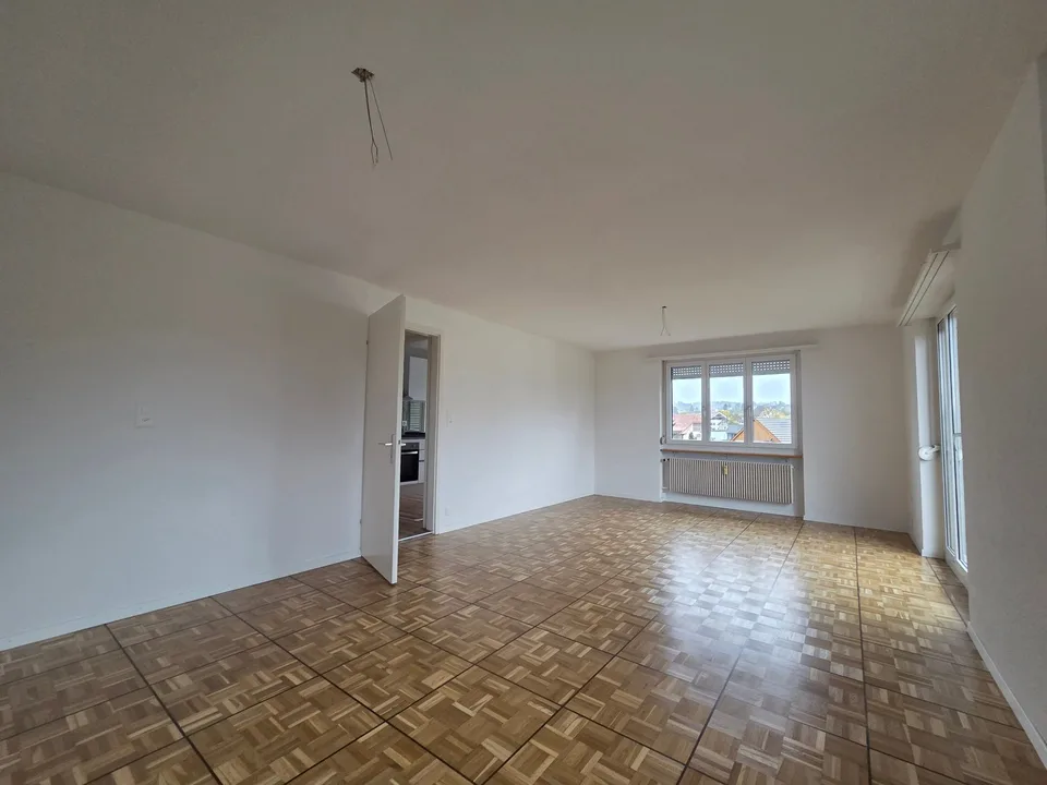 Gemütliche 3,5-Zimmer-Wohnung mit grossem Wohnzimmer – ab sofort verfügbar! – Foto 2 von 9