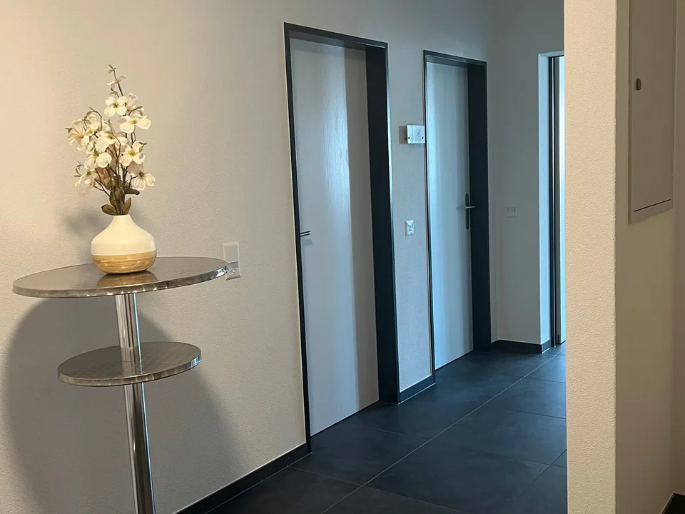 Bright commercial/office space (31 m2) in Rafz (room no. 1.4) – photo 2 of 7