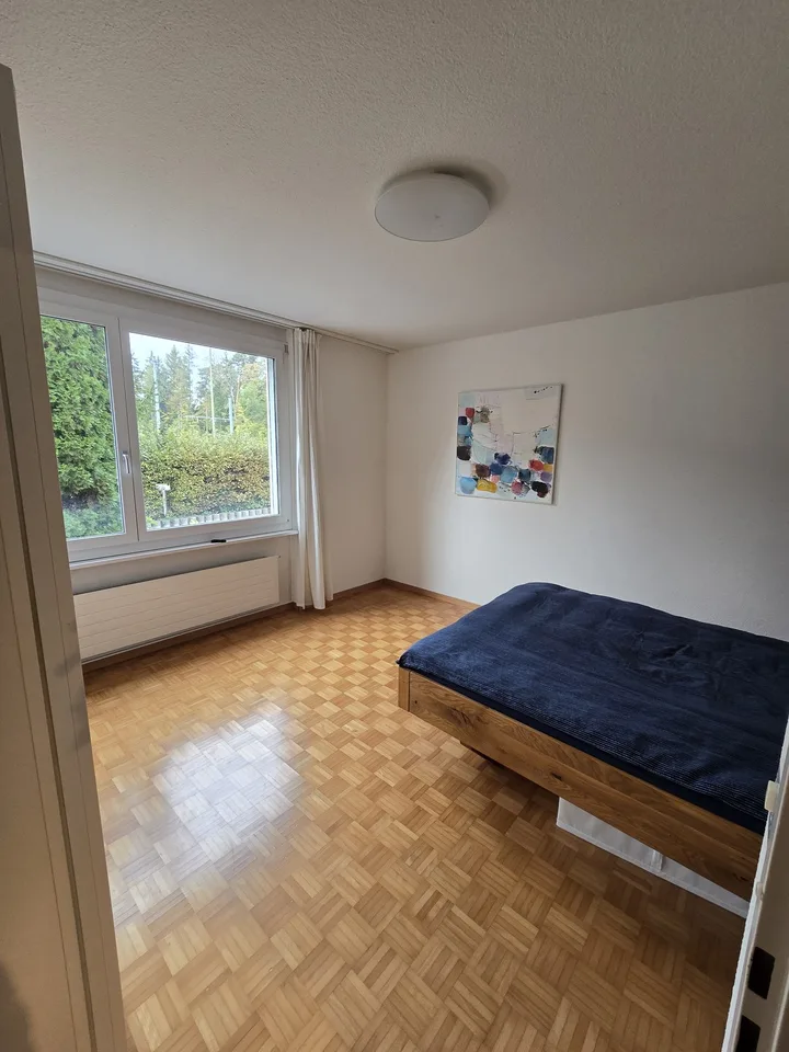 2.5-Zimmer-Wohnung mit privatem Garten in Zollikon – Foto 3 von 6