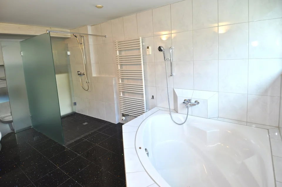 Terrassenwohnung mit viel Platz in idyllischer Umgebung – Foto 11 von 13