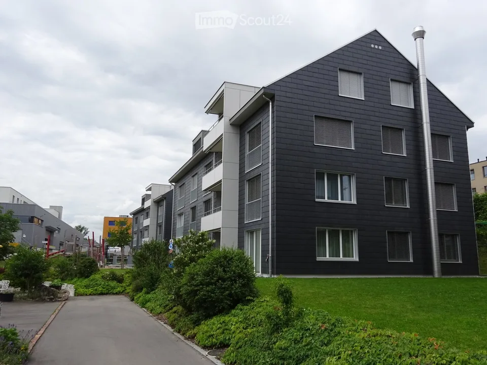 Appartement lumineux 3.5 pièces avec balcon couvert, environ 99 m2 – photo 2 sur 15