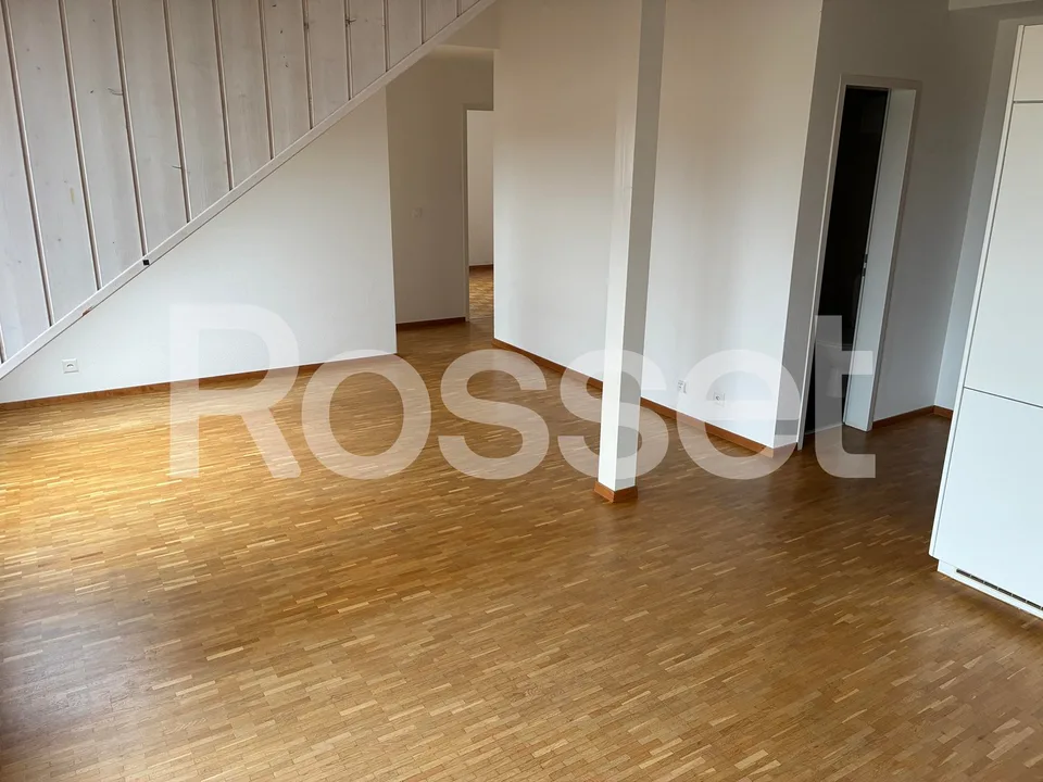 Duplex-Wohnung mit 4.5 Zimmern im 3. Stock – Foto 3 von 9