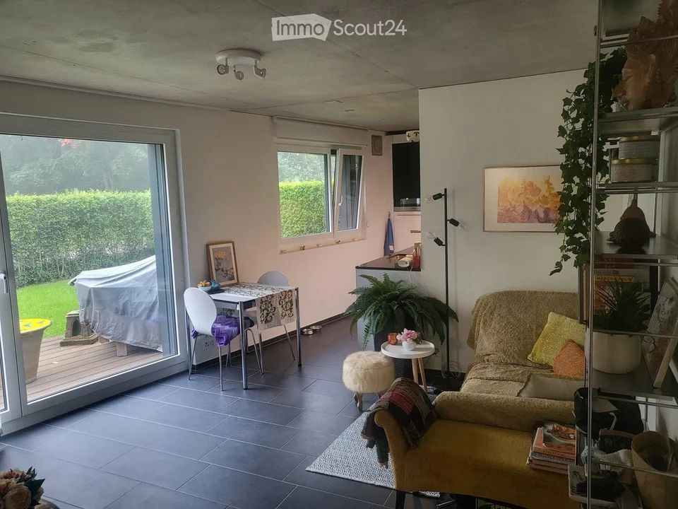 Neubau Gartenwohnung direkt am Waldrand in Zollikerberg – Foto 2 von 5