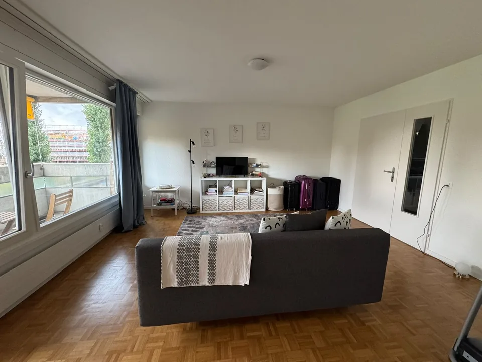 Bright and well-laid-out 2.5-room apartment in Zürich-Altstetten – Foto 4 von 13
