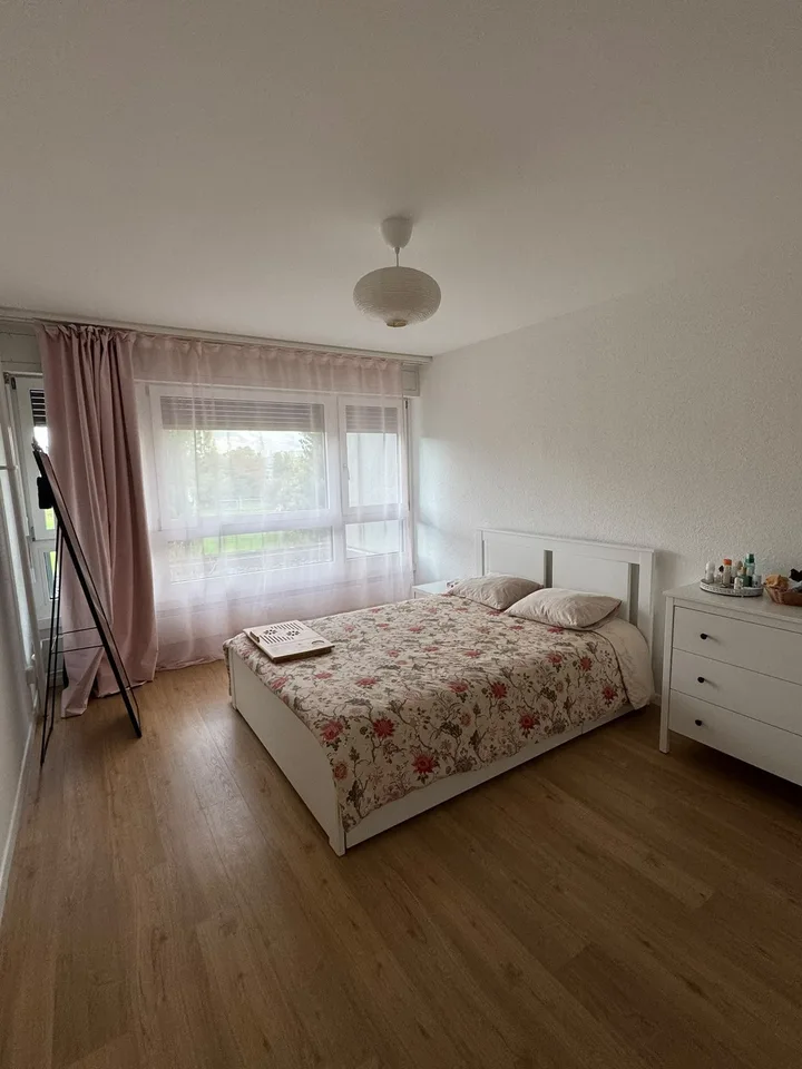 Bright and well-laid-out 2.5-room apartment in Zürich-Altstetten – Foto 7 von 13