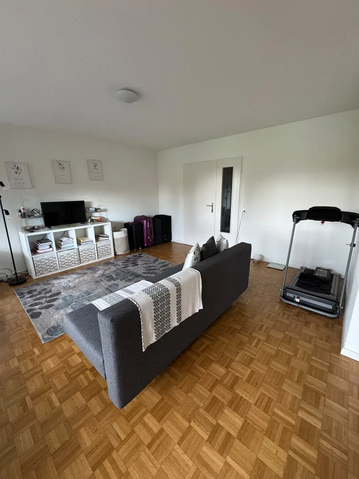 Bright and well-laid-out 2.5-room apartment in Zürich-Altstetten – Foto 3 von 13