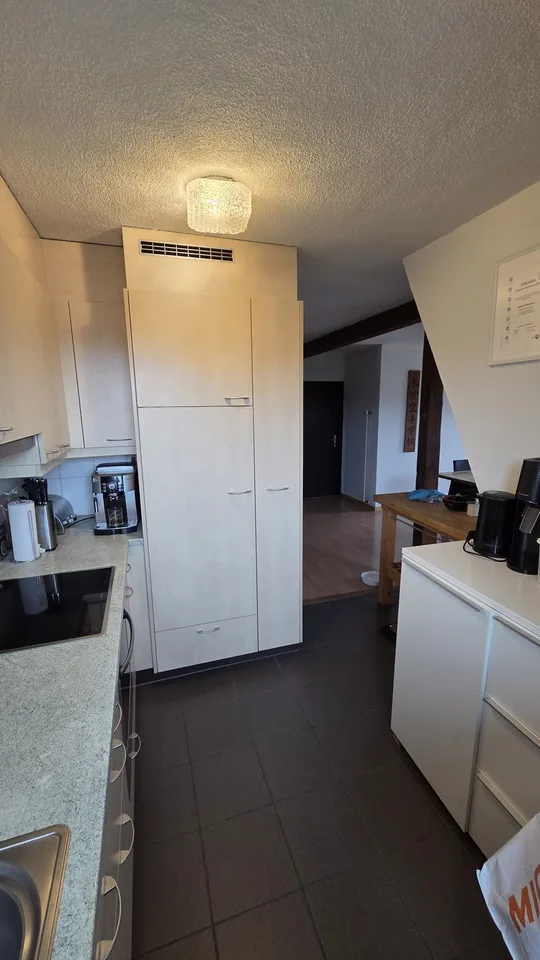 Exklusive 4-Zimmer-Attikawohnung mit traumhafter Aussicht über Adliswil und die Albiskette – Foto 5 von 13