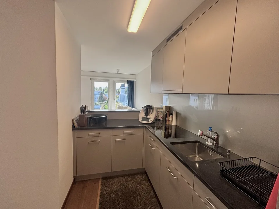 Charming, quiet 2.5-room apartment with balcony & garage space in Birmensdorf ZH – photo 6 of 9