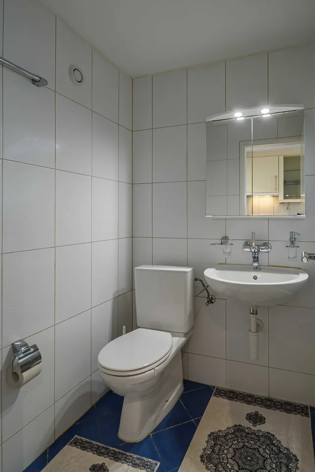 Renovierte und möblierte 1.5-Zimmer-Wohnung in Zug mit Seesicht – Foto 9 von 18
