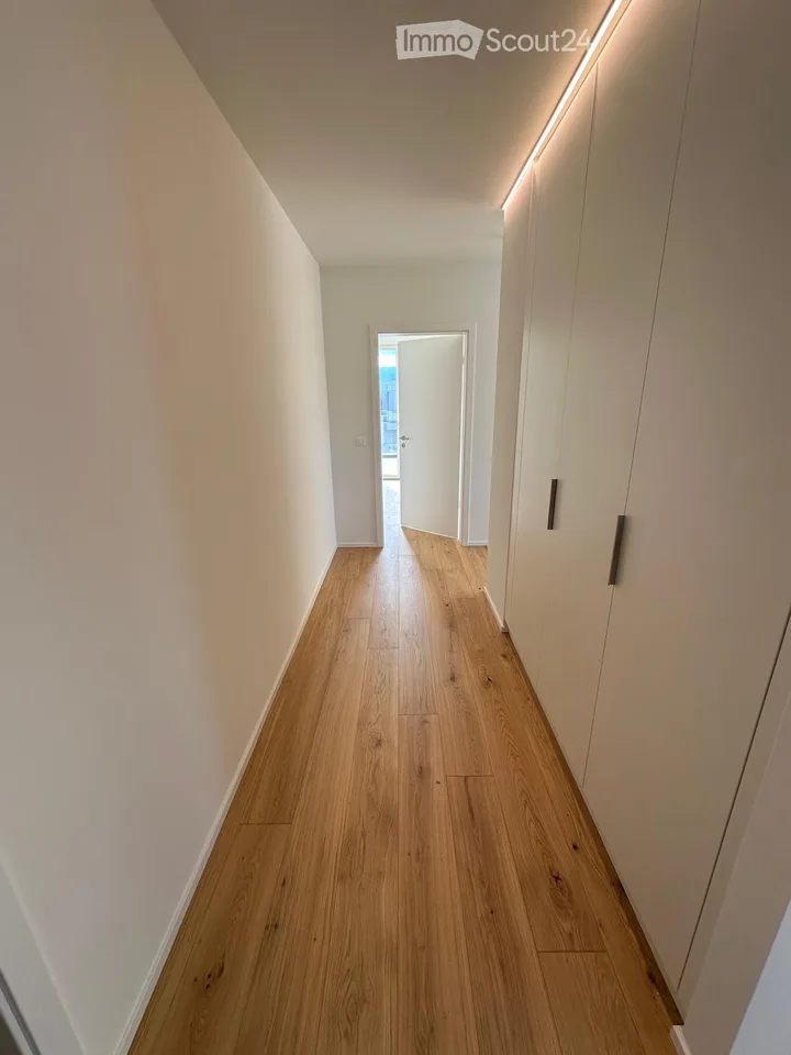 Helles und ruhige 3-Zimmer-Dachgeschosswohnung mit Terrasse in Troinex - Kurzzeitmiete bis Juni 2027 – Foto 6 von 13
