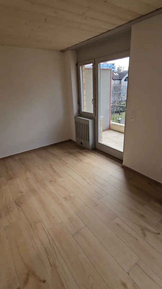 Helle 3.5 Zimmer Wohnung – Foto 2 von 13