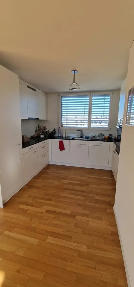 Befristet vermieten - Möblierte Attikawohnung im Zentrum von Baar – Foto 2 von 7