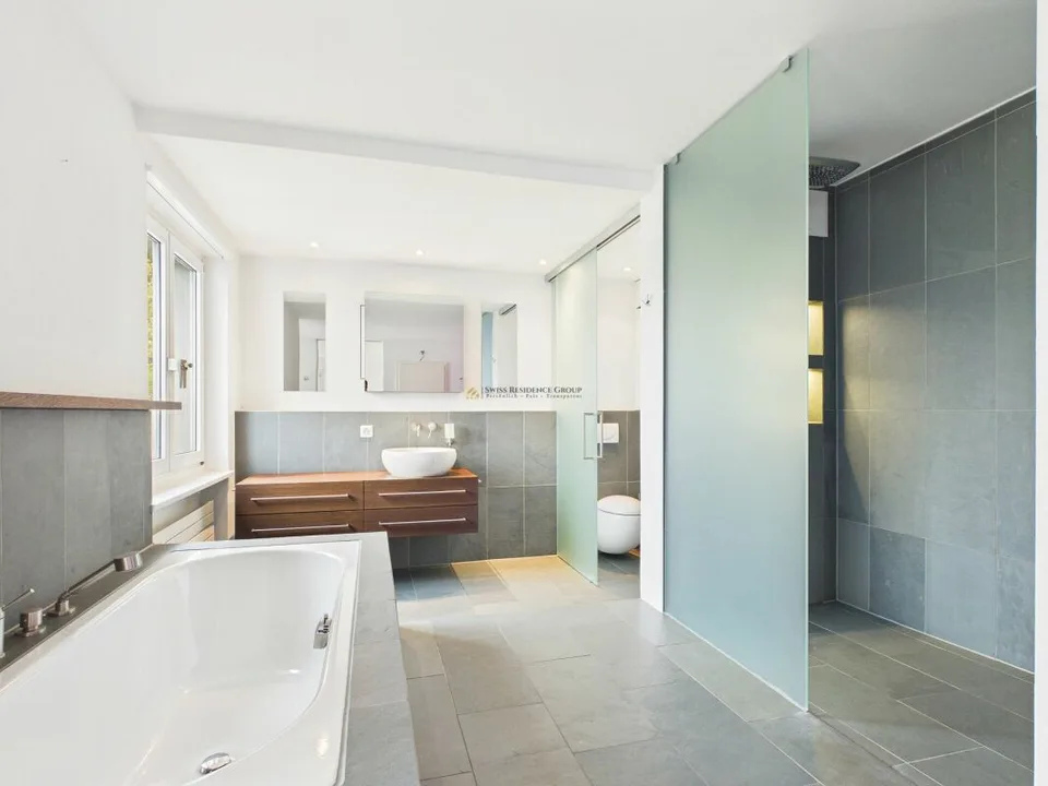 Luxusoase im Grünen mit Pool – Foto 10 von 16
