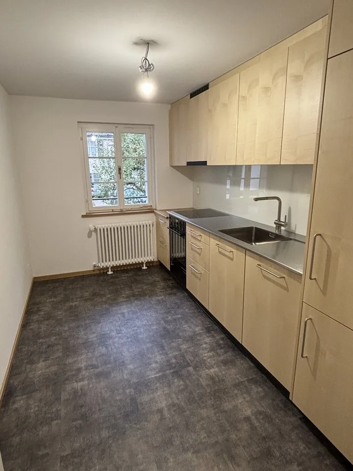 Sanierte 2-Zimmerwohnung an zentraler Lage in Allschwil – Foto 2 von 6
