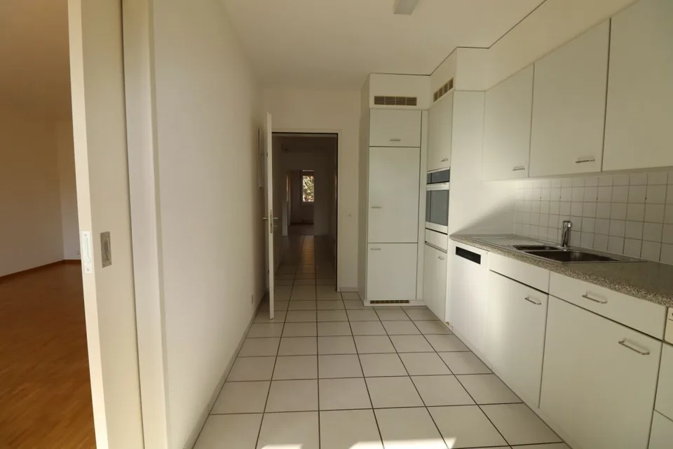 Zwischen Grenze Riehen/Stetten und Fondation Beyeler - gemütliche 3 1/2 Zimmer-Wohnung in Riehen – Foto 2 von 12