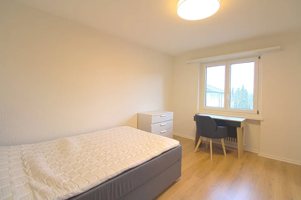 Carlos #1 - Möbliertes WG-Zimmer an ruhiger Lage in Wallisellen – Foto 2 von 7