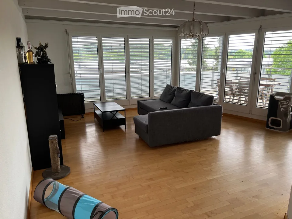 Chambre lumineuse avec salle de bain privée et accès au balcon – Colocataire recherché – photo 4 sur 5