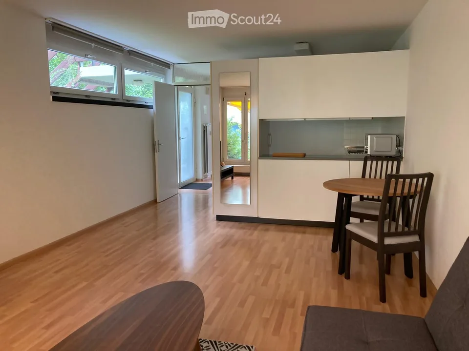 Erdgeschoss Wohnung mit Garten und Schwimmbad, Einstellplatz in der Miete inkludiert! – Foto 5 von 14