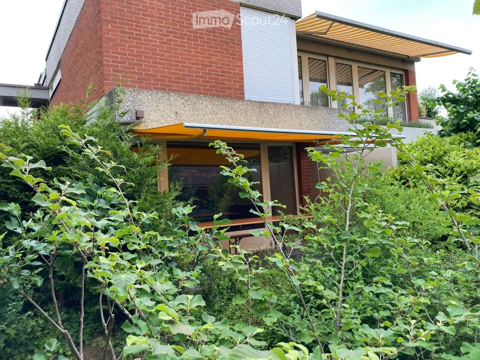 Erdgeschoss Wohnung mit Garten und Schwimmbad, Einstellplatz in der Miete inkludiert! – Foto 7 von 14