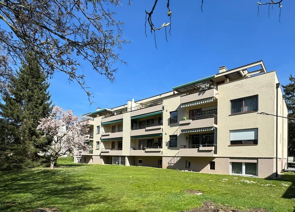 Grosszügige 4.5-ZWG mit Cheminée und weitläufiger Terrasse – Foto 12 von 12