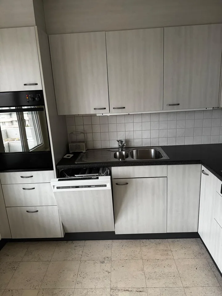 Appartement lumineux 4.5 pièces avec balcon à Illnau-Effretikon à louer temporairement – photo 2 sur 7