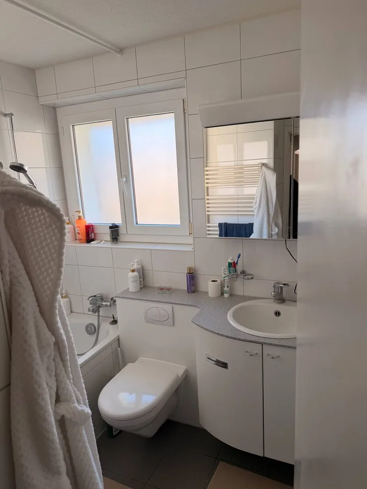 2 WG-Zimmer in einer grosszügigen 4.5-Zimmer-Wohnung in Kriens – ab CHF 800 inkl. NK – Foto 3 von 5