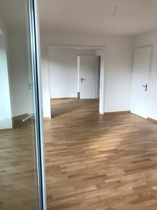 4 Zimmer Wohnung in Zollikon – Foto 2 von 9