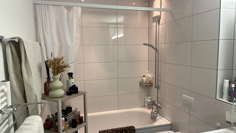 Moderne möblierte 4.5-Zimmer-Wohnung mit Aussicht in Zug – Foto 14 von 17