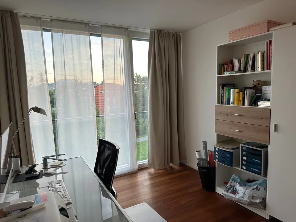 Moderne möblierte 4.5-Zimmer-Wohnung mit Aussicht in Zug – Foto 11 von 17
