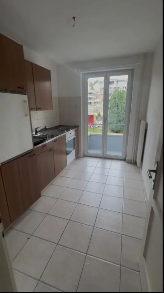 Vollständig möbliertes Zimmer mit privater Balkon in Küsnacht mit allen Nebenkosten inklusive + Reinigung – Foto 3 von 4