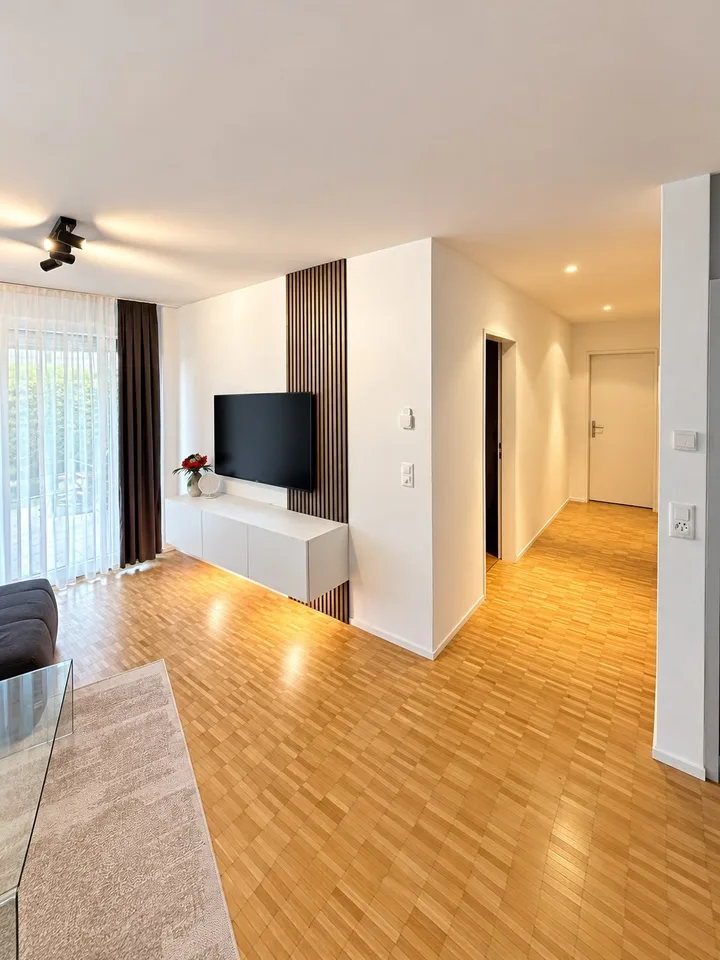 Wunderschöne 3.5-Zimmer-Wohnung mit grossem Privatgarten in Bassersdorf – Foto 4 von 12