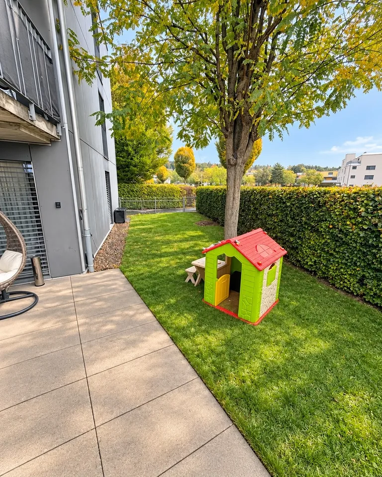 Wunderschöne 3.5-Zimmer-Wohnung mit grossem Privatgarten in Bassersdorf – Foto 2 von 12