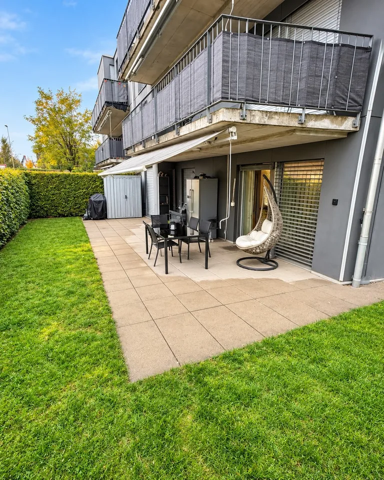 Wunderschöne 3.5-Zimmer-Wohnung mit grossem Privatgarten in Bassersdorf – Foto 3 von 12