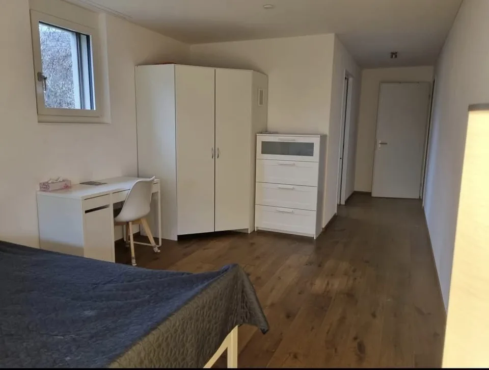 Zimmer zur Miete mit eigenem Bad – Foto 3 von 6