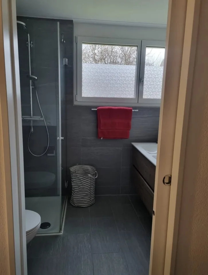 Zimmer zur Miete mit eigenem Bad – Foto 4 von 6
