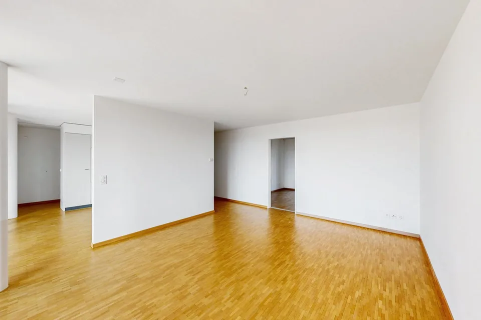 Schöne Wohnung mit grossem Balkon – Foto 3 von 8