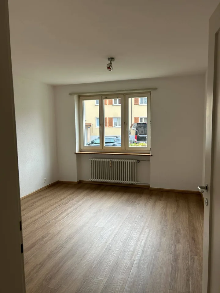 Frisch sanierte 3-Zimmer-Wohnung mit Balkon im Herzen von Reinach – Foto 7 von 8