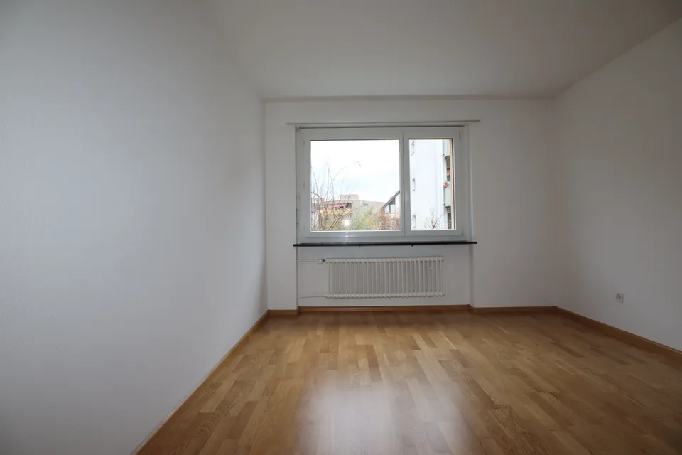 Charmante 2-Zimmer-Wohnung mit Balkon nahe der Birs – Foto 8 von 8