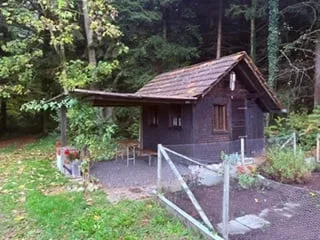 Häuschen am Waldrand – Foto 2 von 5