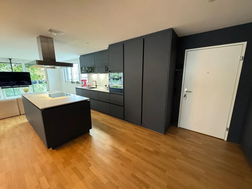 First Row am See mit Seeblick möblierte 2.5 Zimmer Wohnung 17 min mit ÖV zum Züri HB – Foto 3 von 13