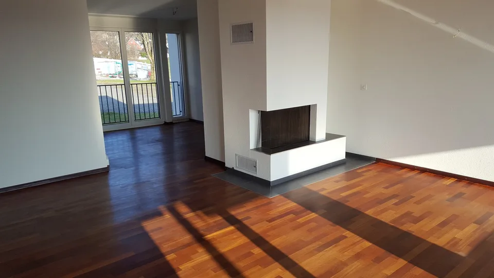 Appartement spacieux 4½ pièces avec cheminée – photo 2 sur 5