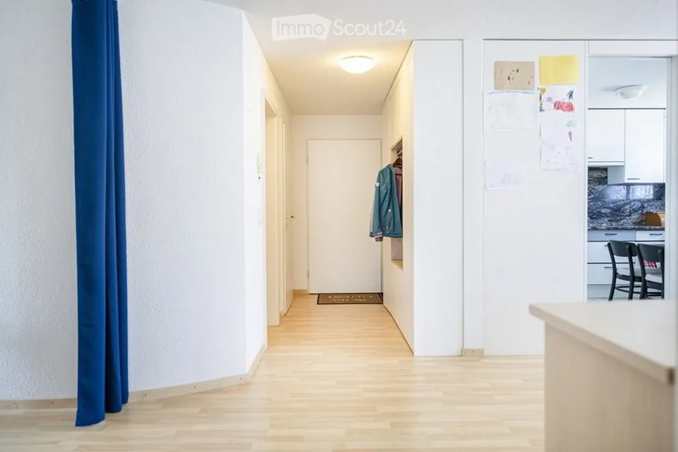 Stilvolles Wohnen in Baar: Großzügige 3-Zimmer-Wohnung (98 m²) mit Balkon in ruhiger, zentraler Lage – Foto 10 von 13