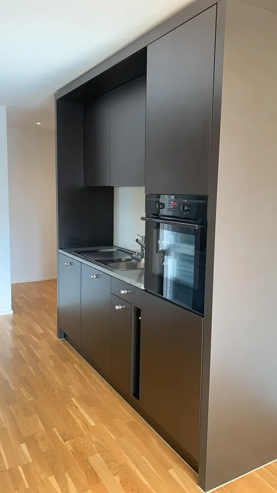 Lichtdurchflutete 2.5-Zimmer-Maisonettewohnung mit grosser Terrasse in Wallisellen – Foto 6 von 13