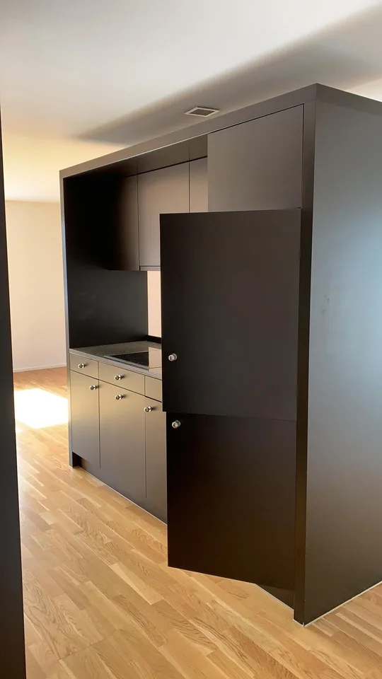 Lichtdurchflutete 2.5-Zimmer-Maisonettewohnung mit grosser Terrasse in Wallisellen – Foto 4 von 13