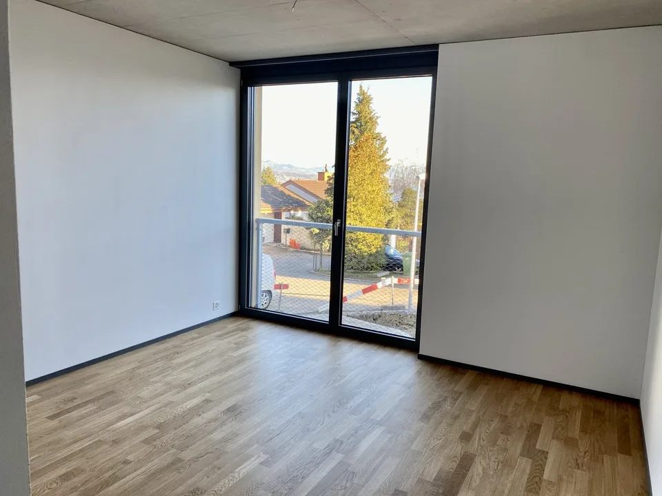 Attraktive 3.5-Zimmer-Wohnung mit Balkon und Gartensitzplatz – Foto 4 von 9